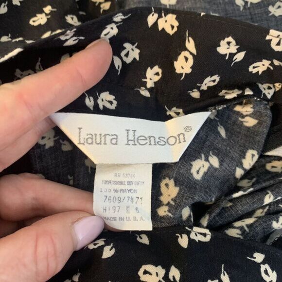 VTG Floral Lace Cottagecore Blouse & Skirt Set Laura Hensen Fits Like Small - Picture 12 of 12